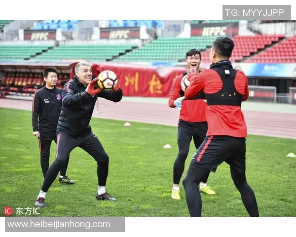 重庆排球队耐力之争引发热议球迷与专家各执己见探讨背后原因